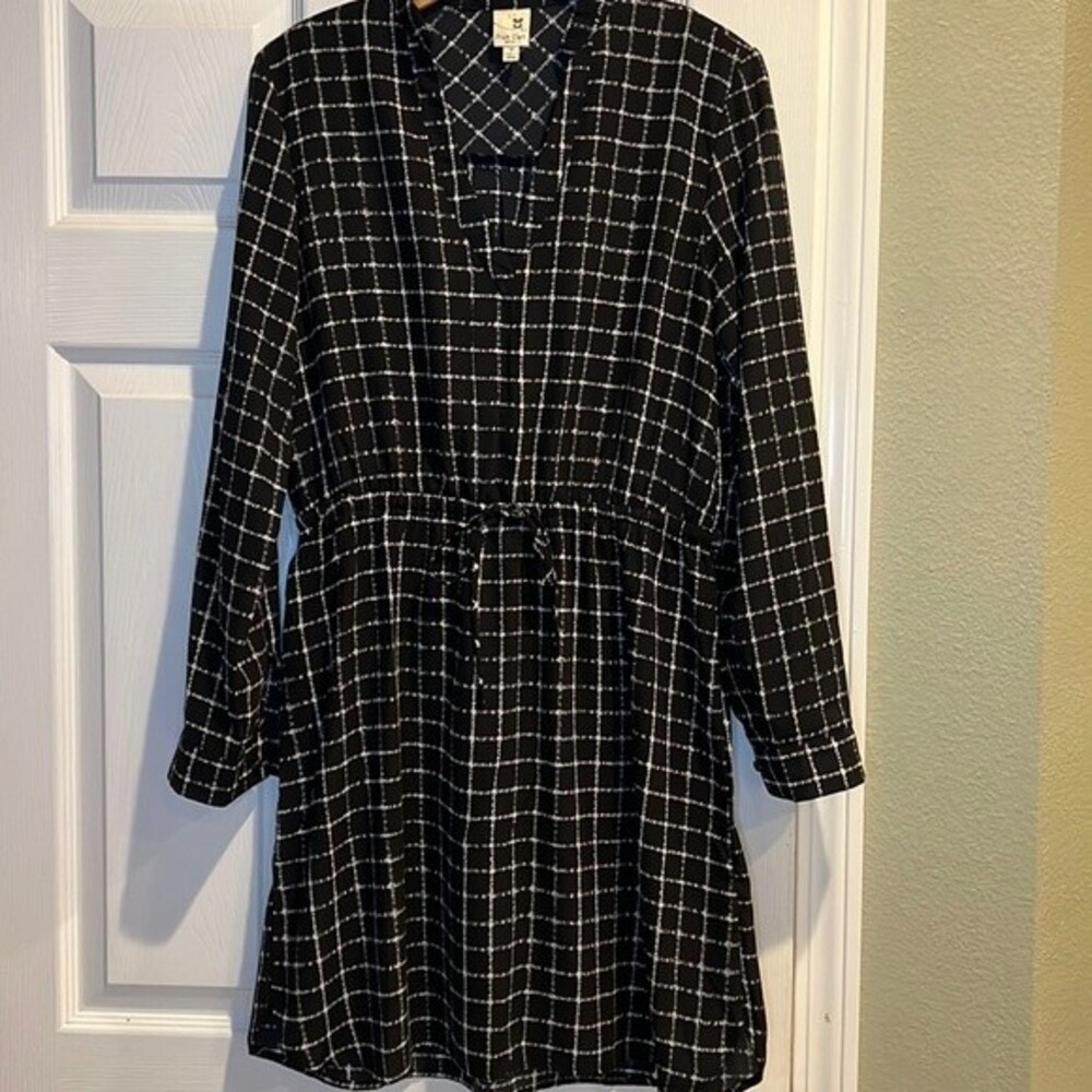 Pink Owl V-neck Dress W/ Waist Tie Size Medium Black & White